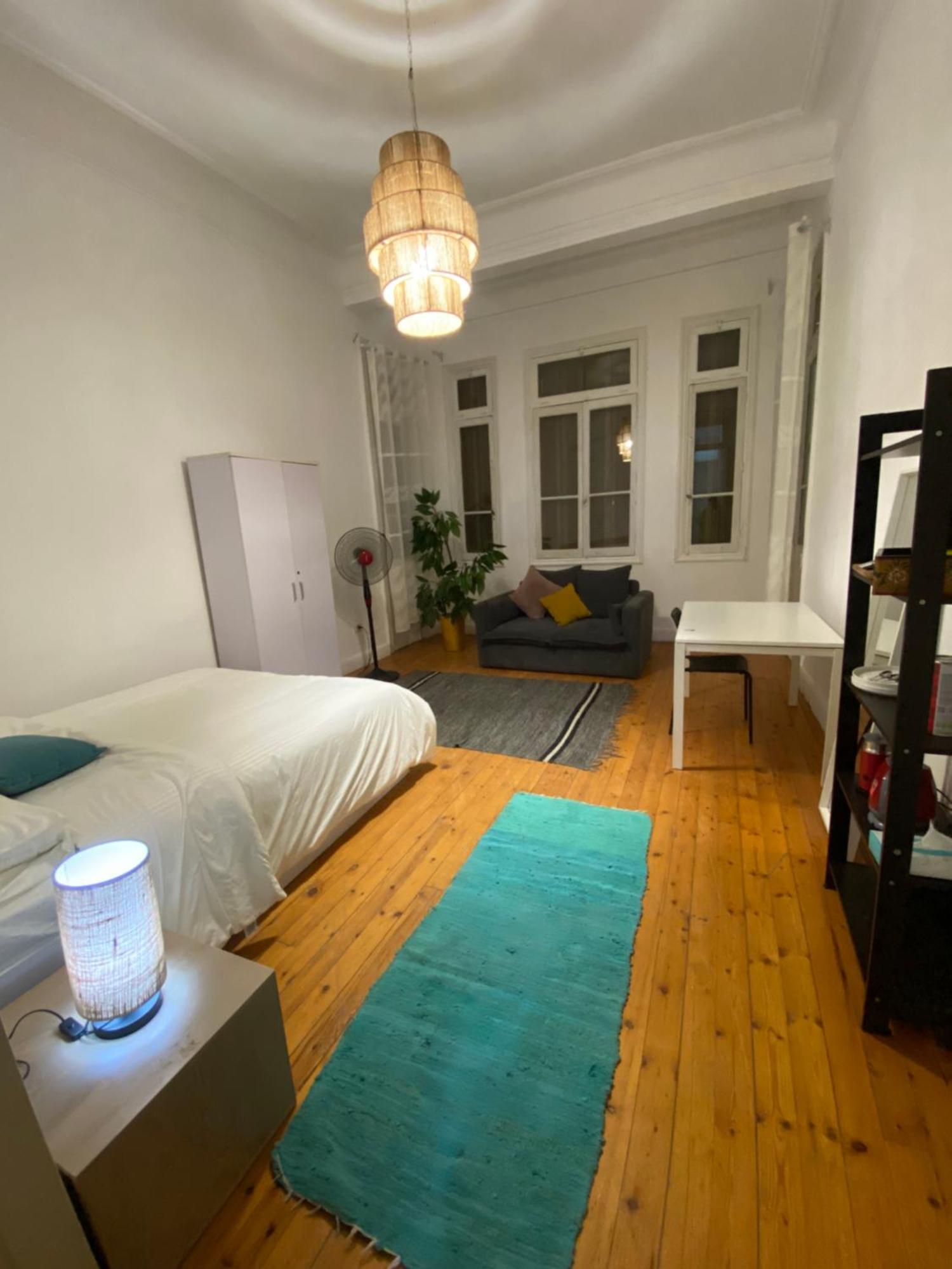 Modern Retro Overlooking Citycenter Homestay Cairo